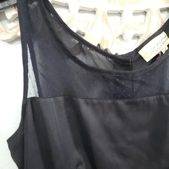 Princess Vera Wang Ruffle Bottom Top - Picture 4 of 12